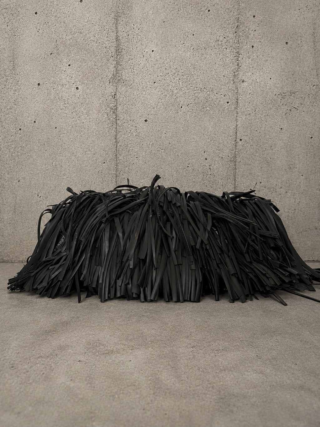 R1 Fringe Clutch