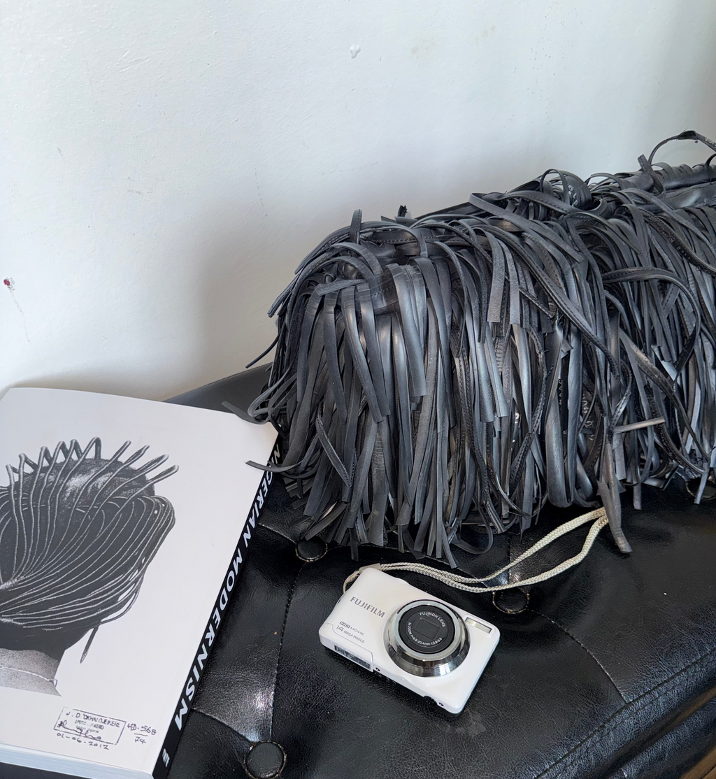 R1 Fringe Clutch