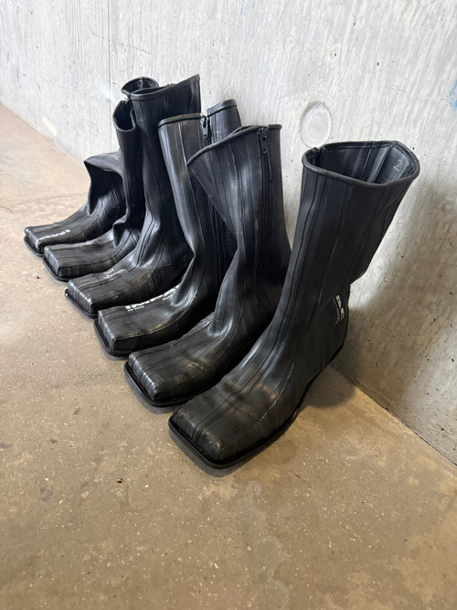 R2 TYRE BOOT (SAMPLE)